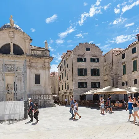 Liberty Town Center Πανσιόν Ντουμπρόβνικ