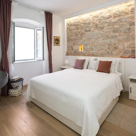 Gostinjska kuća Liberty Town Center 4*